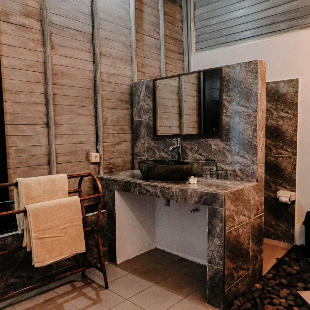 Deluxe traditional Hut comforts in Nusa Lembongan