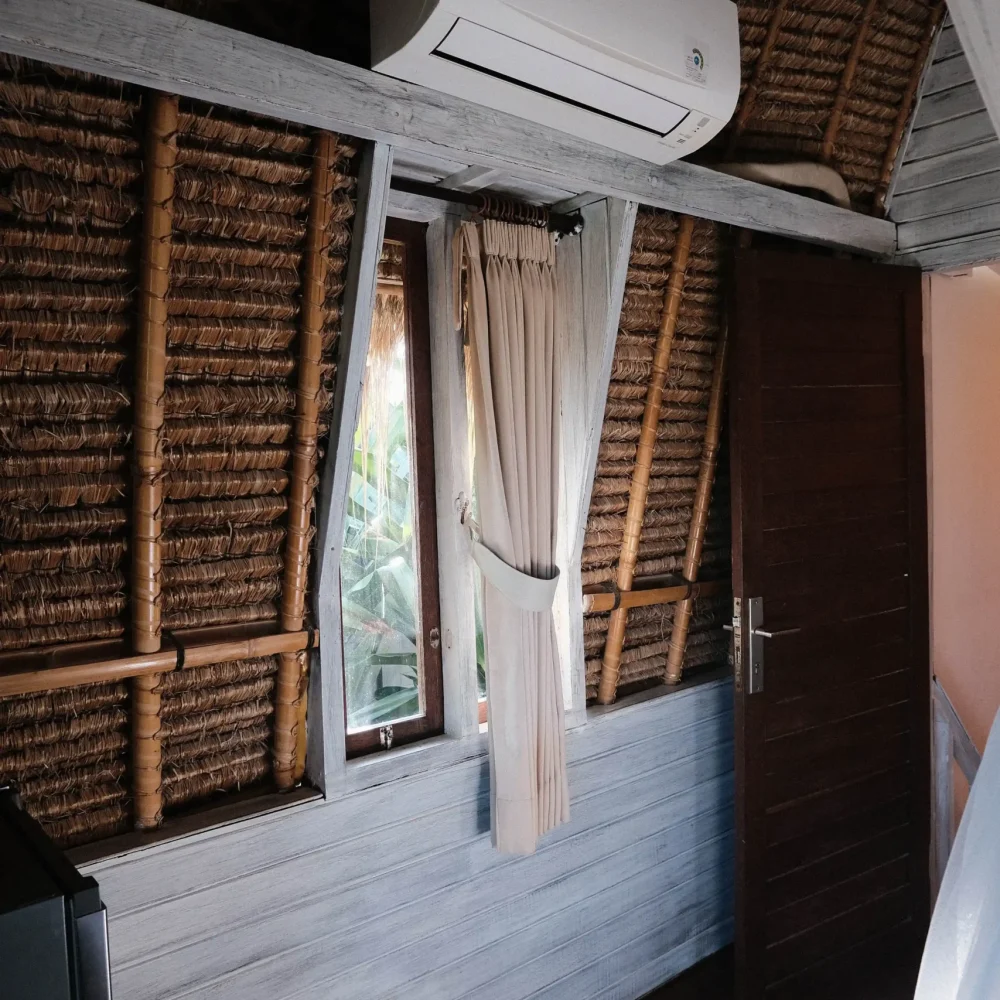 Cozy traditional wooden hut with in Nusa Lembongan - Abian Hut Dream beach